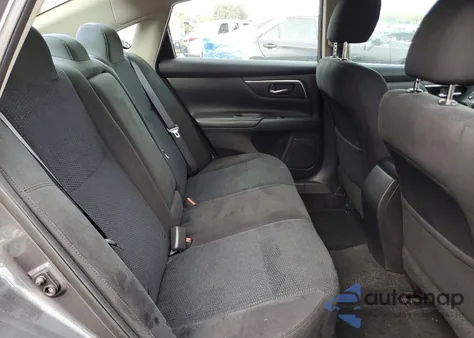 2015 Nissan Altima 2.5 z USA, uszkodzony, nr VIN 1N4AL3AP7FN921173